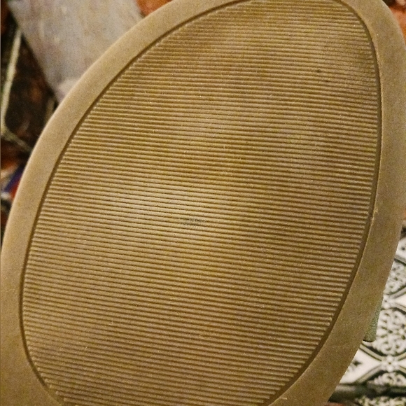 👡G by GUESS OLIVE GREEN SANDALS.👡SIZE 10 WOMEN,A NICE GIFT ITEM.🎁 - Picture 7 of 12